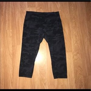 Camo Align Crops size 12